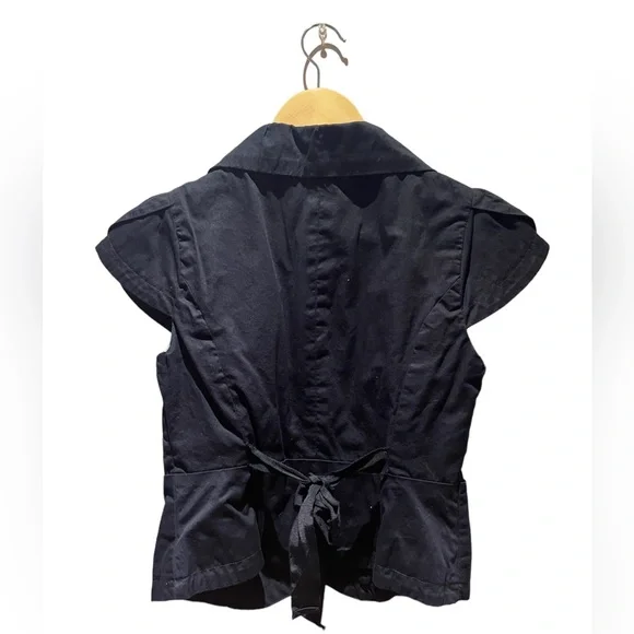 Black Structured Vest - Picture 4 of 6